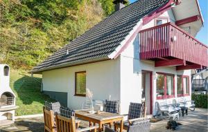 Three-Bedroom Holiday home with Lake View in Kirchheim