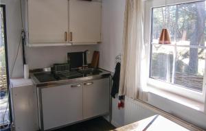 1 Bedroom Beautiful Home In Borrby