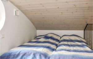 1 Bedroom Beautiful Home In Borrby