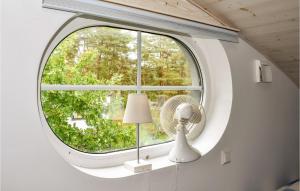 1 Bedroom Beautiful Home In Borrby