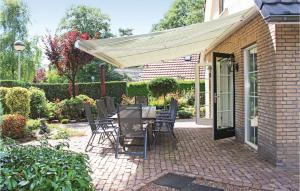 6 Bedroom Lovely Home In Lunteren