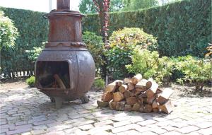 6 Bedroom Lovely Home In Lunteren