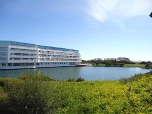 Appartements Charmant apt famille avec balcon au Port du Crouesty, parking inclus - FR-1-639-55 : Appartement