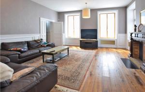 Maisons de vacances Awesome Home In Avranches With Sauna : photos des chambres