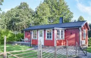 Beautiful Home In Ljungby With Wifi - Hölminge