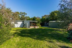 Cozy Beach Hideaway Pet friendly