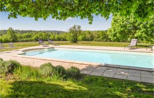 Maisons de vacances Awesome home in Campsegret with Outdoor swimming pool and 2 Bedrooms : photos des chambres