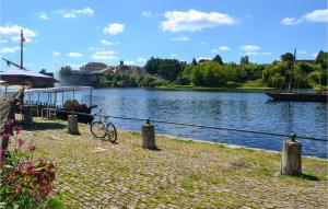 Maisons de vacances Awesome home in Campsegret with Outdoor swimming pool and 2 Bedrooms : photos des chambres