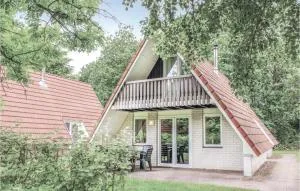 3 Bedroom Beautiful Home In Gramsbergen - Tiendeveen