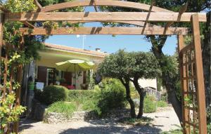 Maisons de vacances Amazing Home In Bdarrides With 3 Bedrooms, Wifi And Private Swimming Pool : photos des chambres