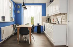 Awesome Home In Acquoy With Wifi