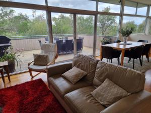 Stylish Holiday Home opposite Surf