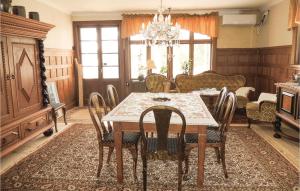 6 Bedroom Amazing Home In Älvsered