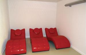 Nice Apartment In Insel Poelgollwitz