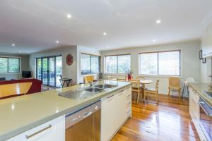 Surfside Getaway in Picturesque Inverloch