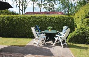 Lovely Home In Tzummarum With Wifi