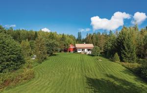 Cozy Home In Östra Ämtevik With Sauna