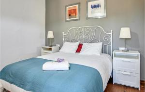 Awesome Home In Constantina With Wifi