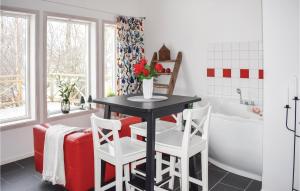 Awesome Home In Vimmerby With Wifi