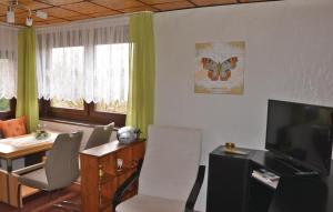 Gorgeous Home In Geratal With Kitchen