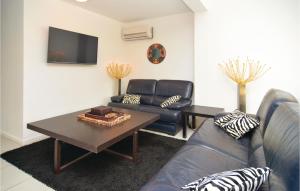 Maisons de vacances 2 Bedroom Awesome Home In Aix-en-provence : Maison de Vacances 2 Chambres