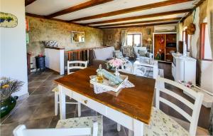 2 Bedroom Cozy Home In Lovran 