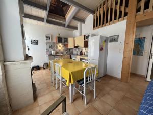 Maisons de vacances Maison Saint-Denis-d'Oleron, 2 pieces, 4 personnes - FR-1-246A-134 : photos des chambres