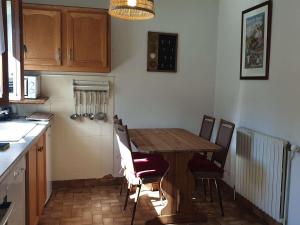 Chalet cosy pour 2-3 pers. avec jardin au cœur du village, à 5 min du ski et proche des commerces - FR-1-342-274