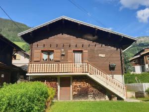 Chalet cosy pour 2-3 pers. avec jardin au cœur du village, à 5 min du ski et proche des commerces - FR-1-342-274