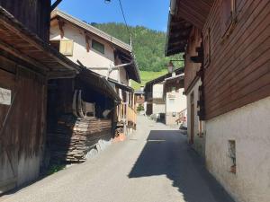 Chalet cosy pour 2-3 pers. avec jardin au cœur du village, à 5 min du ski et proche des commerces - FR-1-342-274