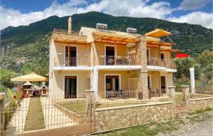 2 Bedroom Nice Apartment In Nafpaktos