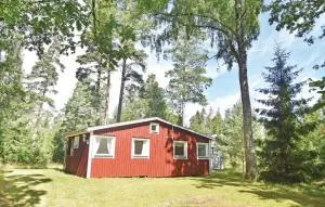 Lovely Home In Stenkullen With Wifi - Gråbo