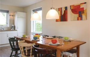 Cozy Home In Zonnemaire With Wifi