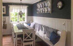 Cozy Home In Tjurkö With Kitchen
