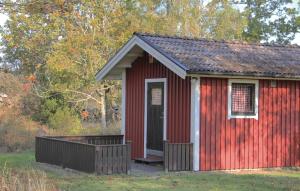 Cozy Home In Tjurkö With Kitchen