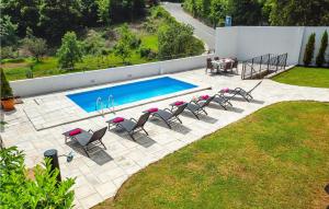 Amazing Home In Veprinac