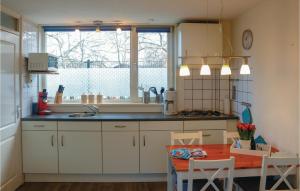 Stunning Home In Egmond Aan Zee