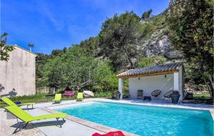 Maisons de vacances Beautiful home in Merindol with 2 Bedrooms, WiFi and Outdoor swimming pool : photos des chambres