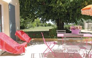 Maisons de vacances Beautiful home in Merindol with 2 Bedrooms, WiFi and Outdoor swimming pool : photos des chambres