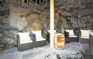 Cozy Home In Hatlestrand With Sauna