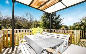 Maisons de vacances 2 Bedroom Nice Home In Tavera : photos des chambres