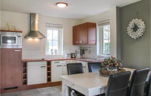 3 Bedroom Cozy Home In Wemeldinge