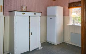 Stunning Home In Ambjörnarp