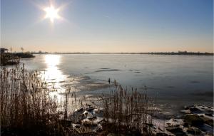 Awesome Home In Lauwersoog With Kitchen