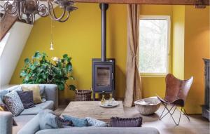 3 Bedroom Pet Friendly Home In Leende