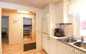 3 Bedroom Lovely Home In Sysslebäck