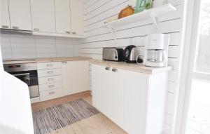 Holiday Home Henån Höggeröd