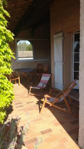 Maisons de vacances DUPLEX 130 m avec TERRASSE - centre du village : photos des chambres
