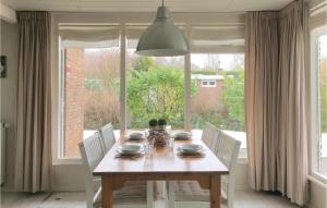 Beautiful Home In Wolphaartsdijk