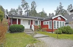 Lovely Home In Saltsjö-Boo With Sauna - Boo